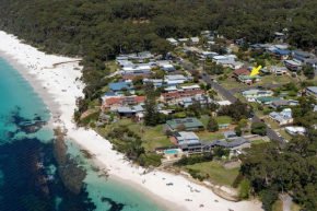 On Cyrus at Hyams Beach